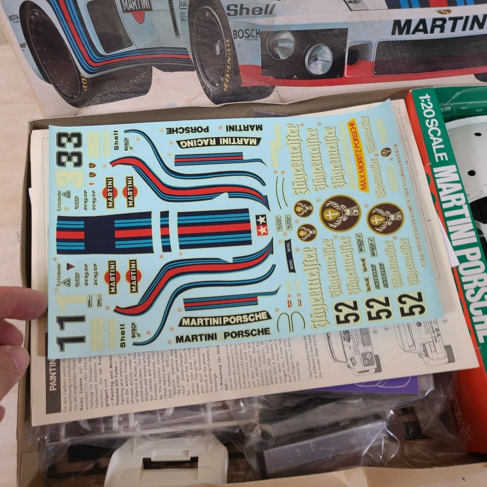 KIT MODELO COCHE PLÁSTICO TURBO PORSCHE 935 TAMIYA MARTINI DE COLECCIÓN ESCALA 1/20 Raro Foto 3 de 4