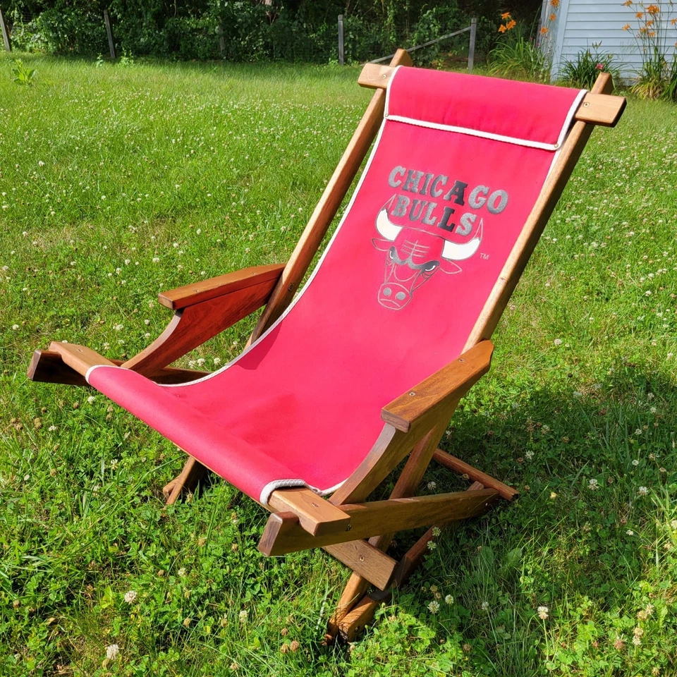 Vintage Chicago Bulls Sling Fabric Wooden Folding Lawn Chair - Image 4 of 4