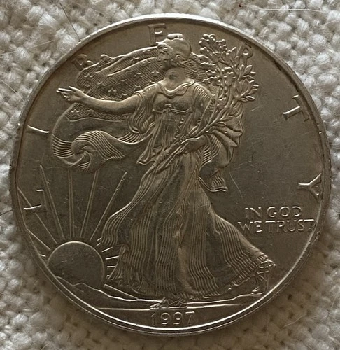 1997 American Silver Eagle Uncirculated 1 oz Fine Silver 99.9% Nice Coin