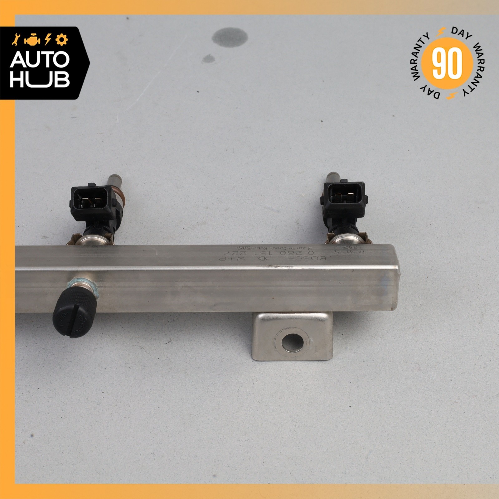 Maserati GranTurismo M145 Fuel Injection Rail Line w/ Injectors Right Side OEM