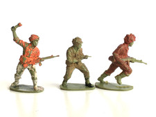 3 x AIRFIX. 1970's MODERN GERMAN ARMY INFANTRY PLASTIC SOLDIERS. 1/32 ORIGINALS