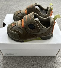 Image of Clarks Toddlers Suede Trainers - Size: UK 4F - Style: Steggy2 See - BNIB