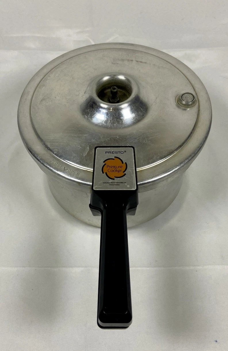 Vintage | Presto | 4 QT Pressure Cooker With Jiggler | 0121001