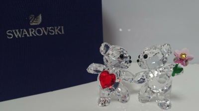 Swarovski Kris Bear Happy Together Figurine- 5558892 | eBay