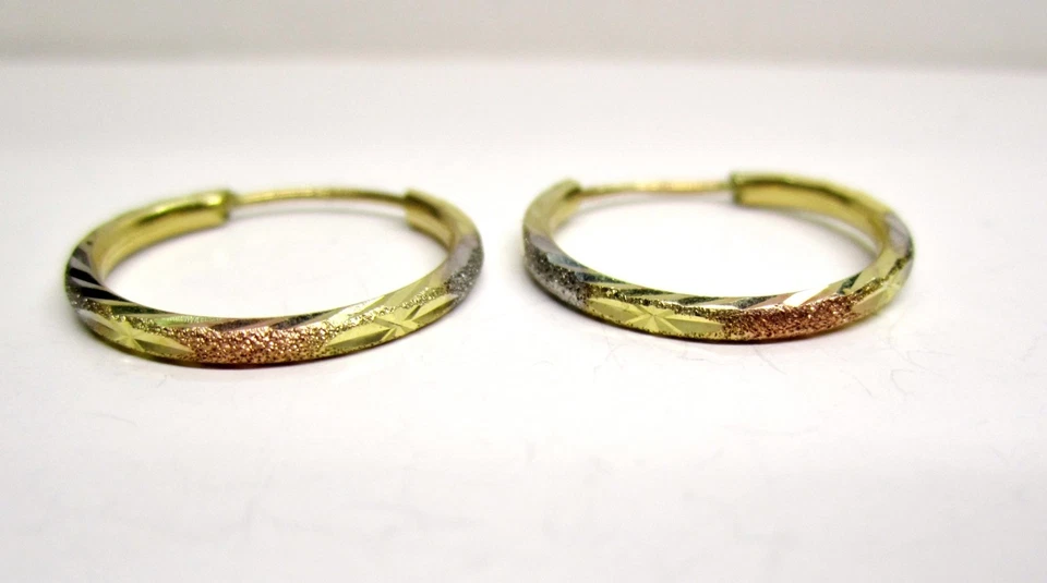 L@@K Gorgeous 14K Multi-tone Gold Hoop Earrings Frosted Diamond-cut 3/4" dia - Image 3 of 4