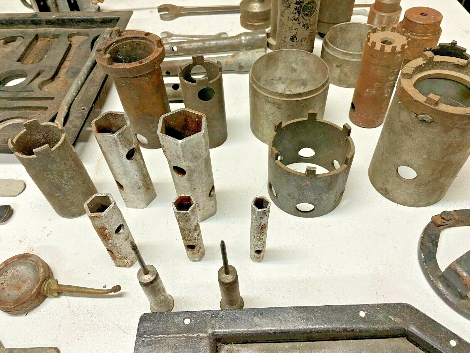 ROLLS ROYCE WRAITH COIL STAND. MIGHT FIT PREWAR DERBY BENTLEY ? LOTS EPW PARTS !