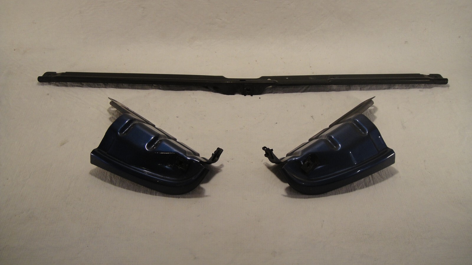19911994 BUICK PARK AVENUE GRILLE MOUNT BRACKET SET 3 PC eBay