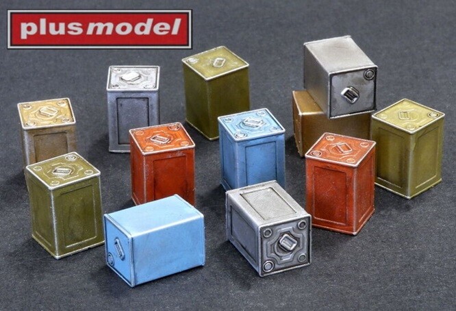 Plus Model DP3006 - 1/35 British Canisters Flimsy Early - New