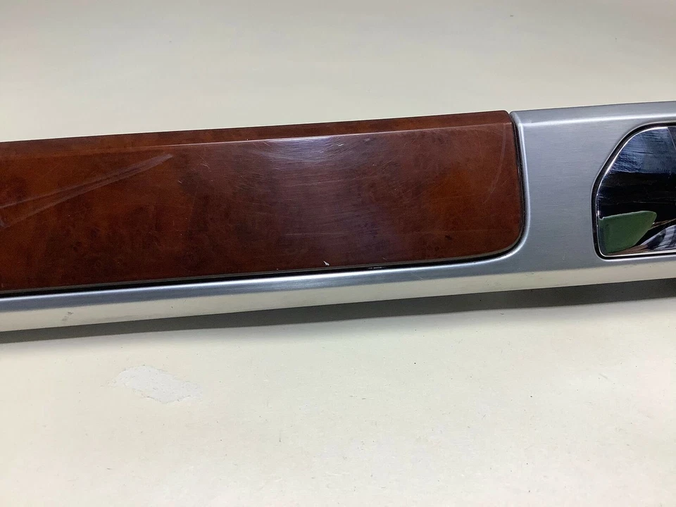 2004 VOLKSWAGEN TOUAREG MOLDURA TRASEIRA ESQUERDA DO LADO DO MOTORISTA COM INTERRUPTOR FABRICANTE DE EQUIPAMENTO ORIGINAL+ - Imagem 3 de 4