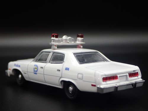 1974 74 AMC MATADOR DALLAS TEXAS POLICE CAR 1:64 SCALE DIORAMA DIECAST MODEL CAR - Picture 5 of 7
