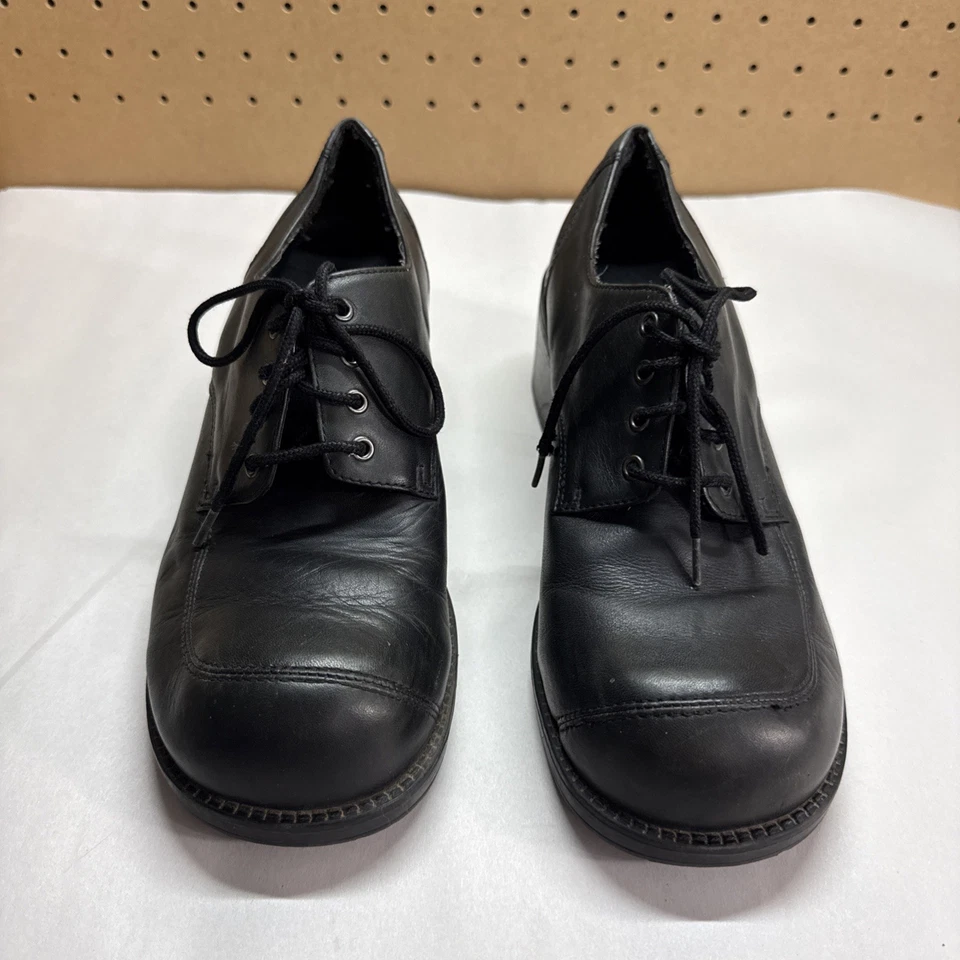 Zapatos de colección de la década de 1990 de cuero negro con cordones suela gruesa talla 7 Foto 2 de 4