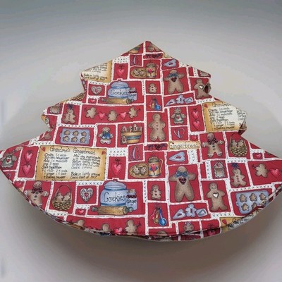 Lot of 4 Christmas Tree Shaped Place Mats Country Charm Holiday Gingerbread Men