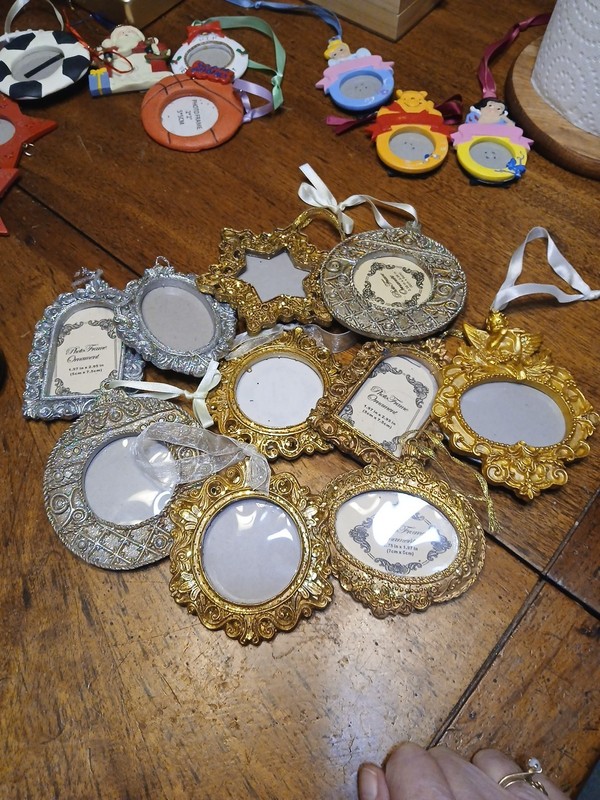 Set Of 10   Picture Frame Christmas Holiday Ornaments 