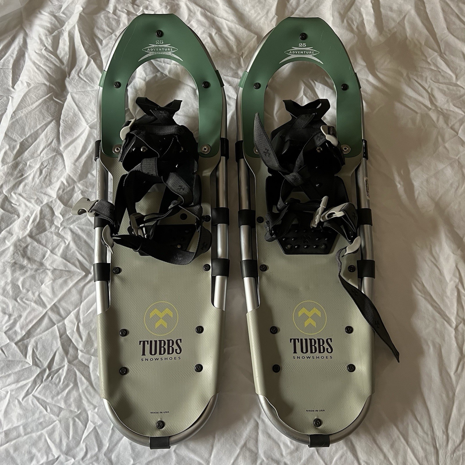 Tubbs Adventure 25 Snowshoes – Lightweight Aluminum – Great Condition