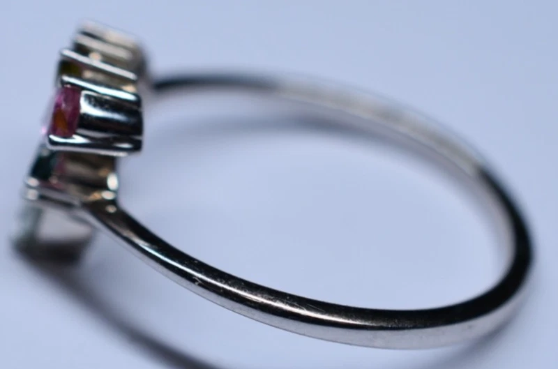 Anel aglomerado de turmalina multicolorido prata esterlina tamanho 10 - Imagem 3 de 4