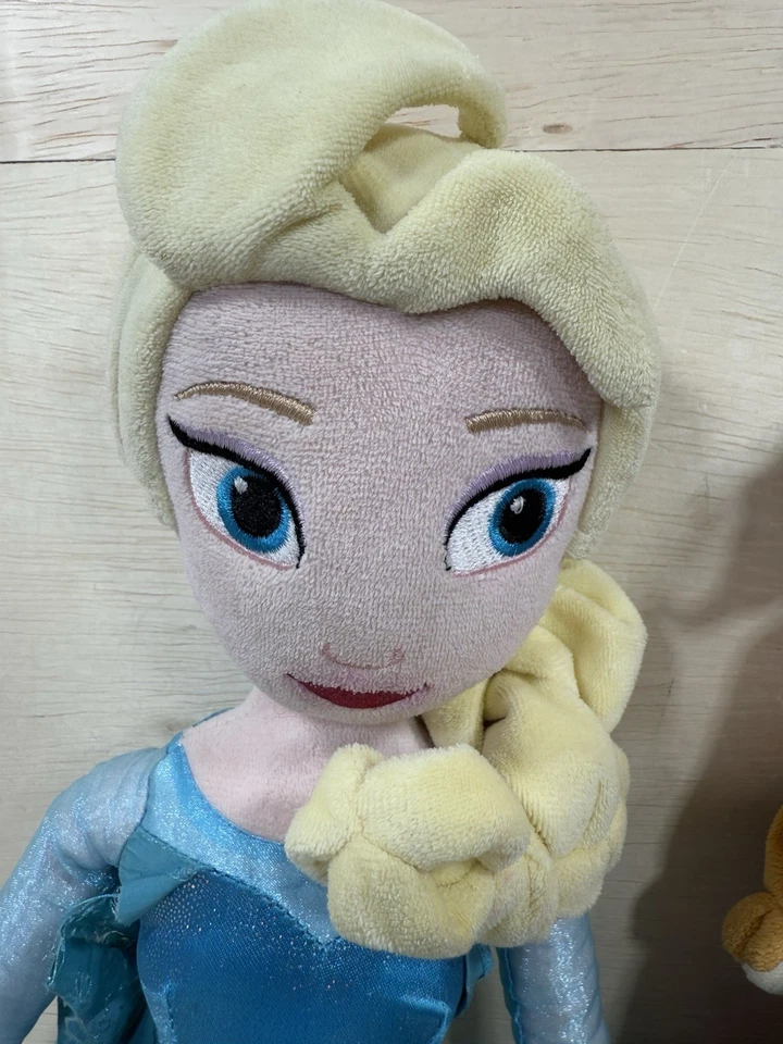 Bonecas de Pelúcia Frozen Disney Elsa 19" e Anna 20" Conjunto de 2 Loja Disney Autêntica - Imagem 4 de 4