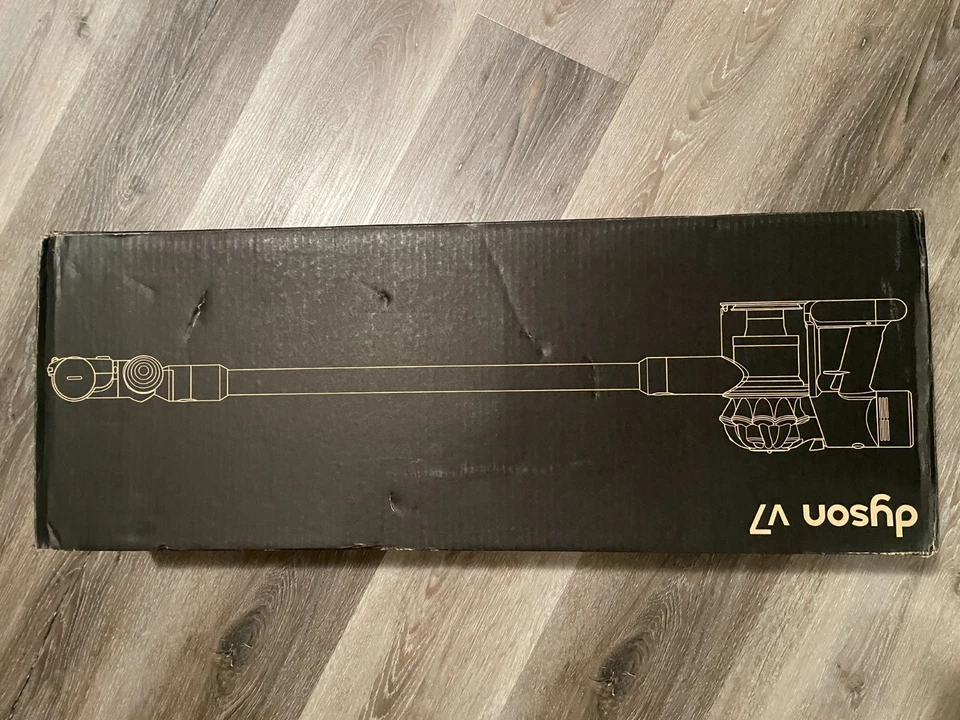 Dyson V7 Allergy White HEPA Stick Vacuum Cleaner - Image 3 of 4