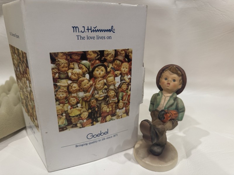 Hummel Figurine "Happy Traveler" #109/0 a Boy with Umbrella