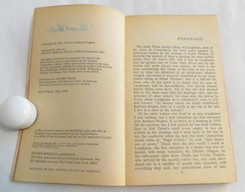 A High Wind in Jamaica Richard Hughes Signet Paperback 1965 Movie Tie-In - Foto 4 di 6