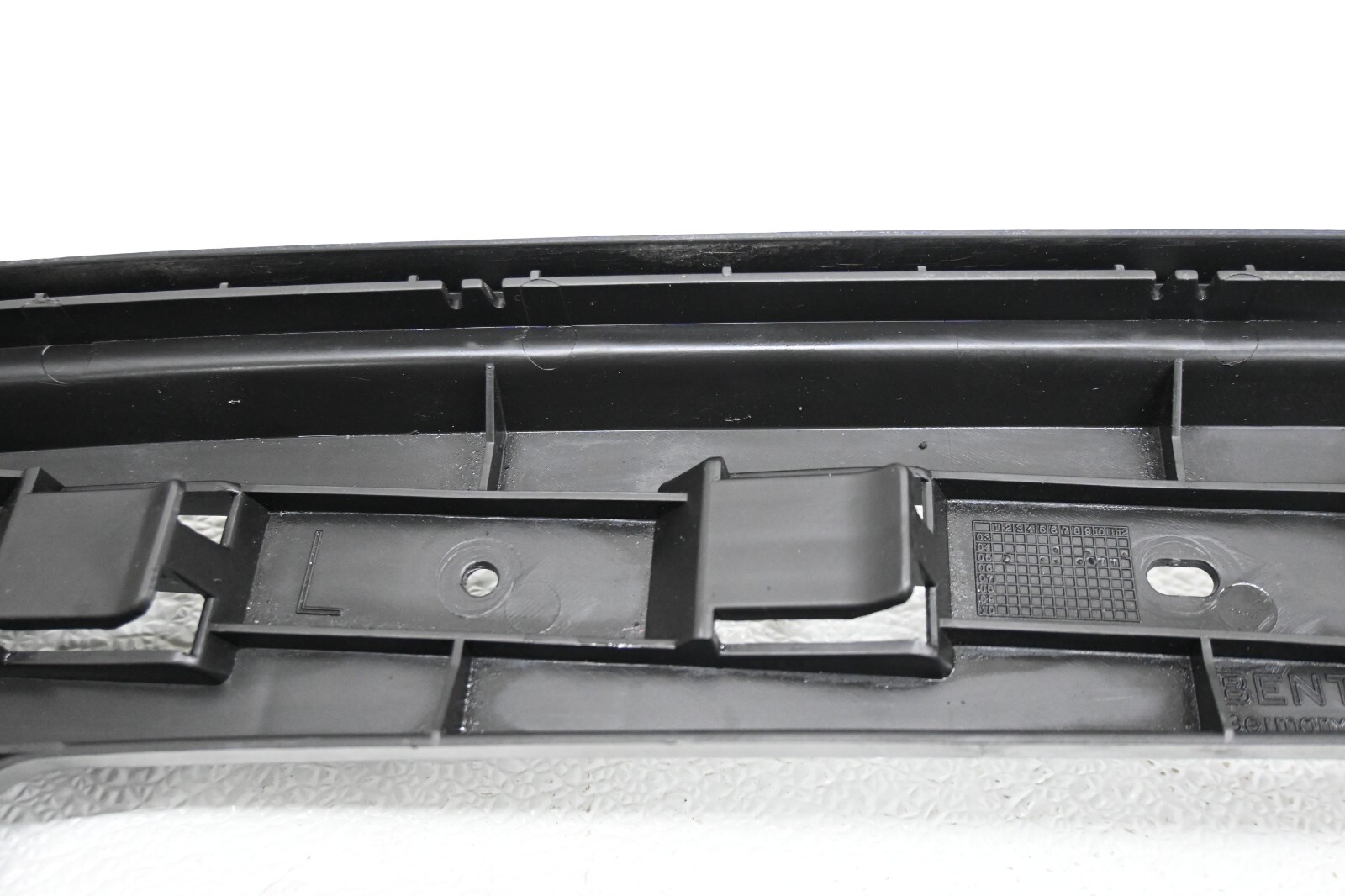 ⭐ 06-12 Bentley Continental Rear Left Bumper Guide Bracket Mount Support Oem