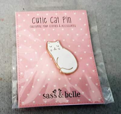 Sass & Belle süße Katze Anstecknadel Mode Accessoire Neuheit Sammlerstück süß weiß Spaß