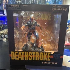 DC Deathstroke Gallery Diorama