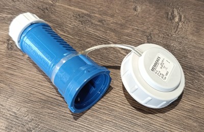 MENNEKES 10833 Schutzkontaktbuchse Kunststoff druckwasserdicht NEU