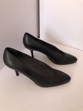 Stuart Weitzman Women s Black Leather Heels Size 10 Very Good Condition