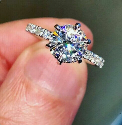 Anillo de compromiso de oro blanco sólido de 14 k con diamantes de corte...