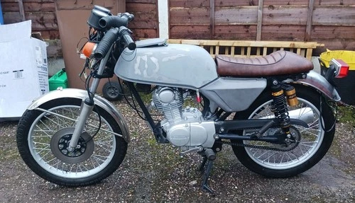 motorcycle Honda CB100N - Picture 1 of 12