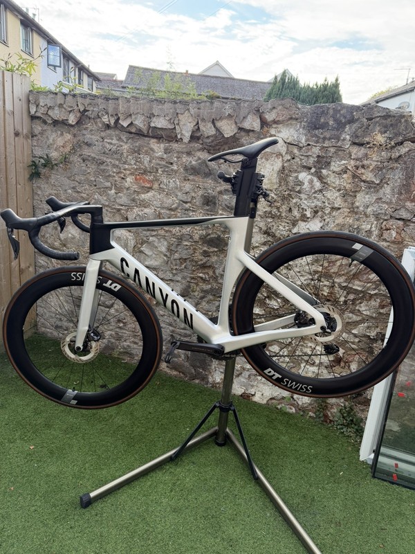 Canyon Aeroad CF SLX 8.0 Di2 Silver And Black Size M Very Good Condition