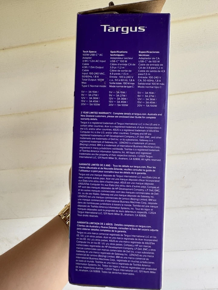 Targus APA108 Universal Charger 100W USB-C/ Laptop - Image 3 of 4