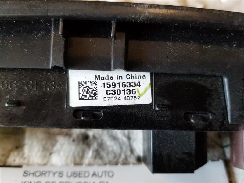 2007 GMC Yukon Dash Controls 580037 - Изображение 3 из 4