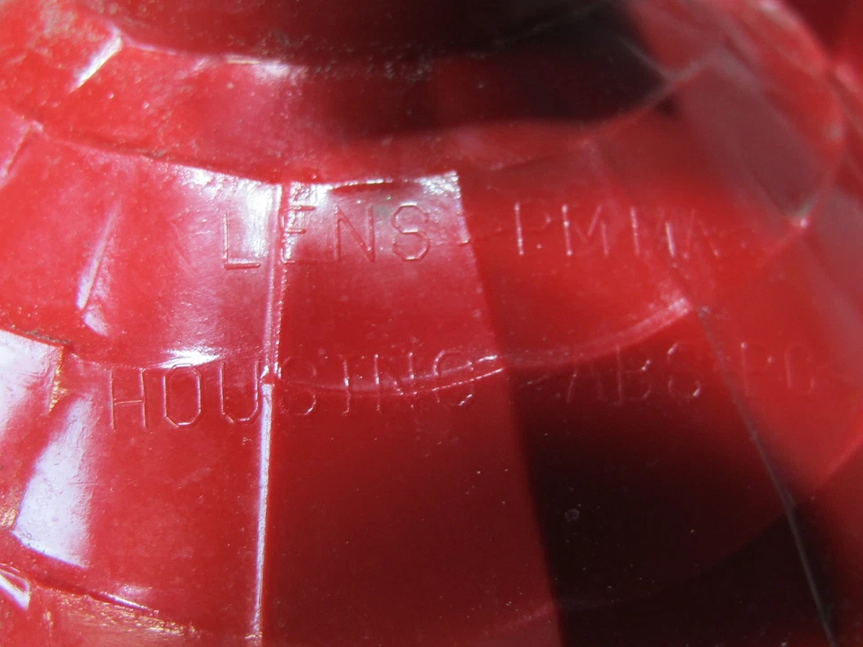 03-06 CHEVROLET SSR LUZ TRASERA IZQUIERDA LÁMPARA 15164419 OEM Foto 3 de 4