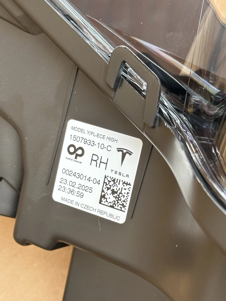 TESLA MODEL Y FRONT Right RH ECE fog Light LED - Image 2 of 4