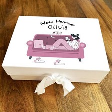 Gemütliche rosa Couch Neu Zuhause personalisierter Korb Geschenkbox
