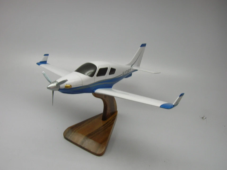 Lancair IV Avión de Construcción Casera Escritorio Caoba Madera Secada al Horno Modelo Pequeño Nuevo Foto 3 de 3