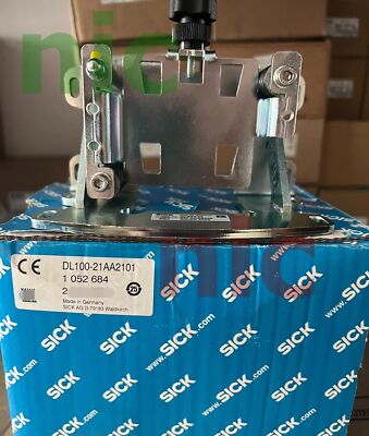 DL100-21AA2101 1052684 Laser ranging sensor DL100-21AA2101 ((Spot goods))