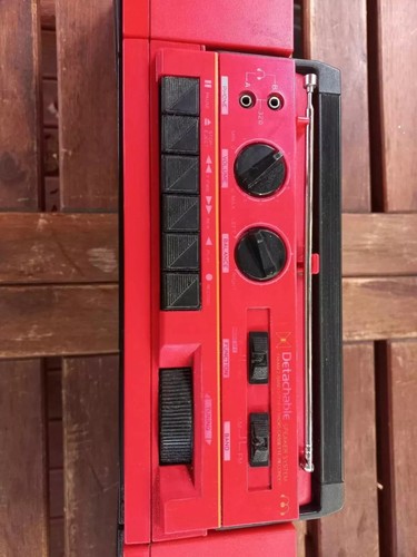 Daewoo RCS 1300 rare Korean boombox in red color with detachable speakers - Picture 4 of 9