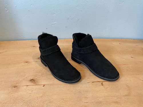 NWOT/B Ugg Mckay Boot , Black Suede 