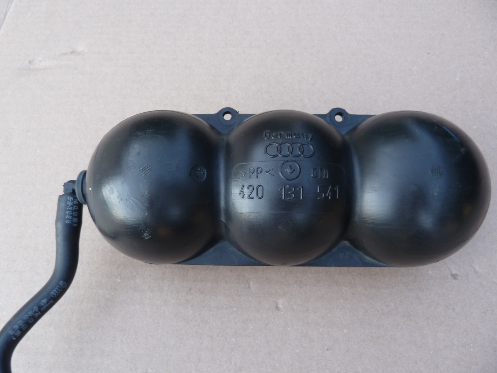 Lamborghini Huracan EVO 5.2 V10 Vacuum Pressure Reservoir Tank Hose OEM R8