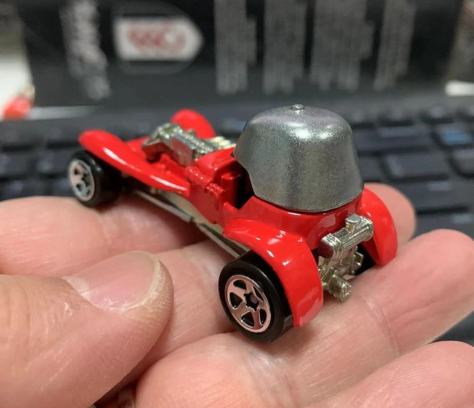 Hot Wheels Vingate 1969 Red Baron Diecast Model Car Thailand - Image 2 of 4