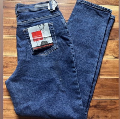 Gloria Vanderbilt Women s Classic Fit Dark Wash Stretch Denim Tapered Jeans
