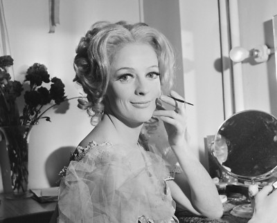 Dame Maggie Smith 8x10 Photo - Iconic British Actress - STUNNING! 16