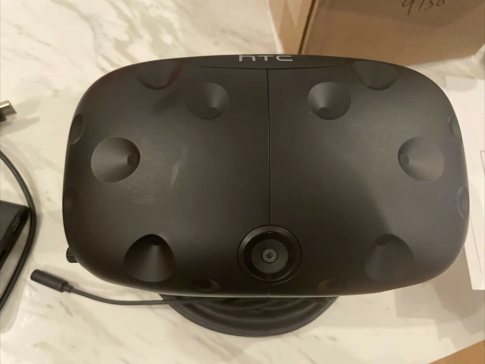 🔥 HTC Vive Virtual Reality Headset - Headset + linkbox only 🚀SHIPS WORLDWIDE🚀 - Image 2 of 3