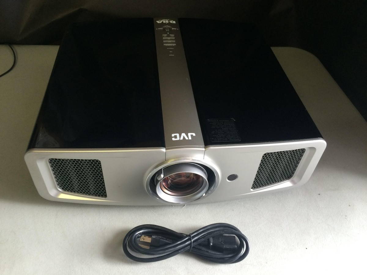 JVC DLA-HD1-BU PROJECTOR, WORKS GREAT!! CLEAR & BRIGHT IMAGE