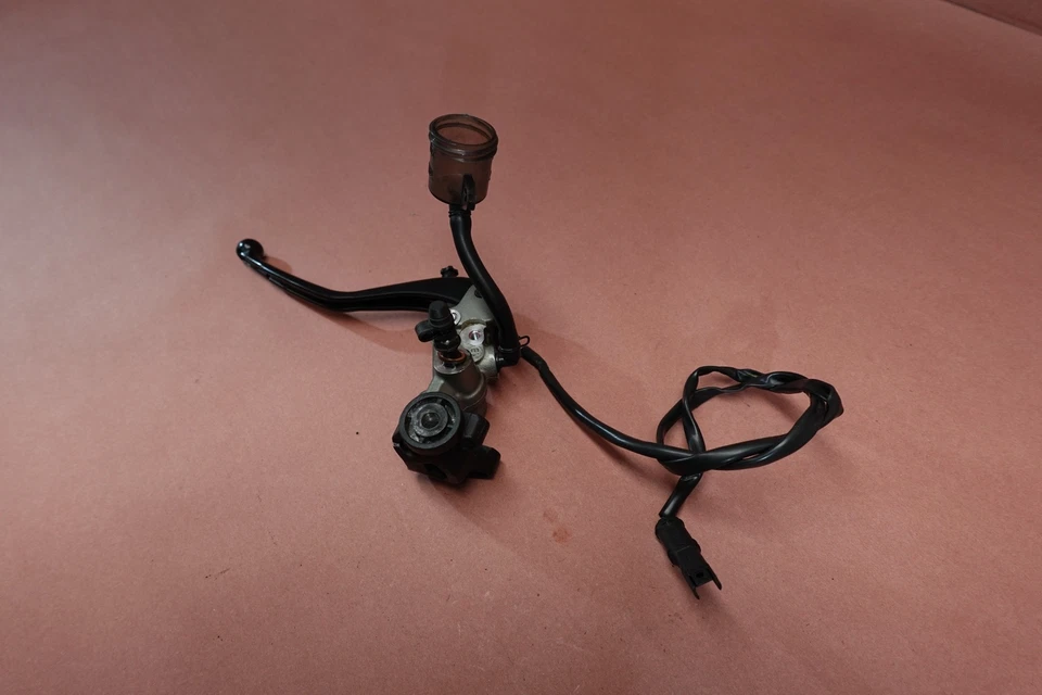 Cilindro maestro embrague delantero izquierdo Ducati Multistrada 1200 1200S 2010-2019 Foto 3 de 4