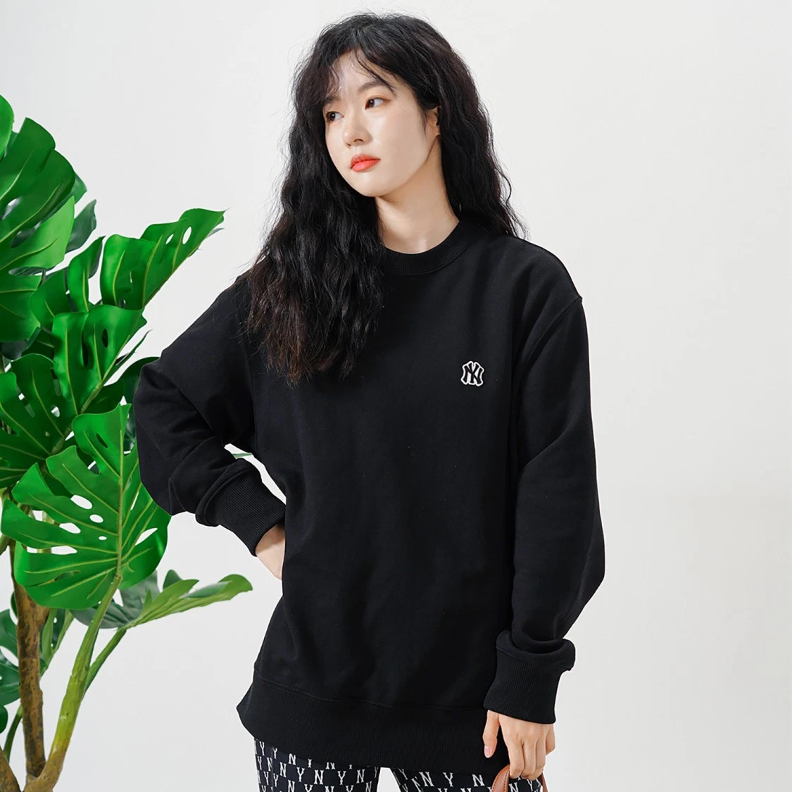 Solid Color Logo Printed Pullover Crewneck Sweatshirt Unisex Black