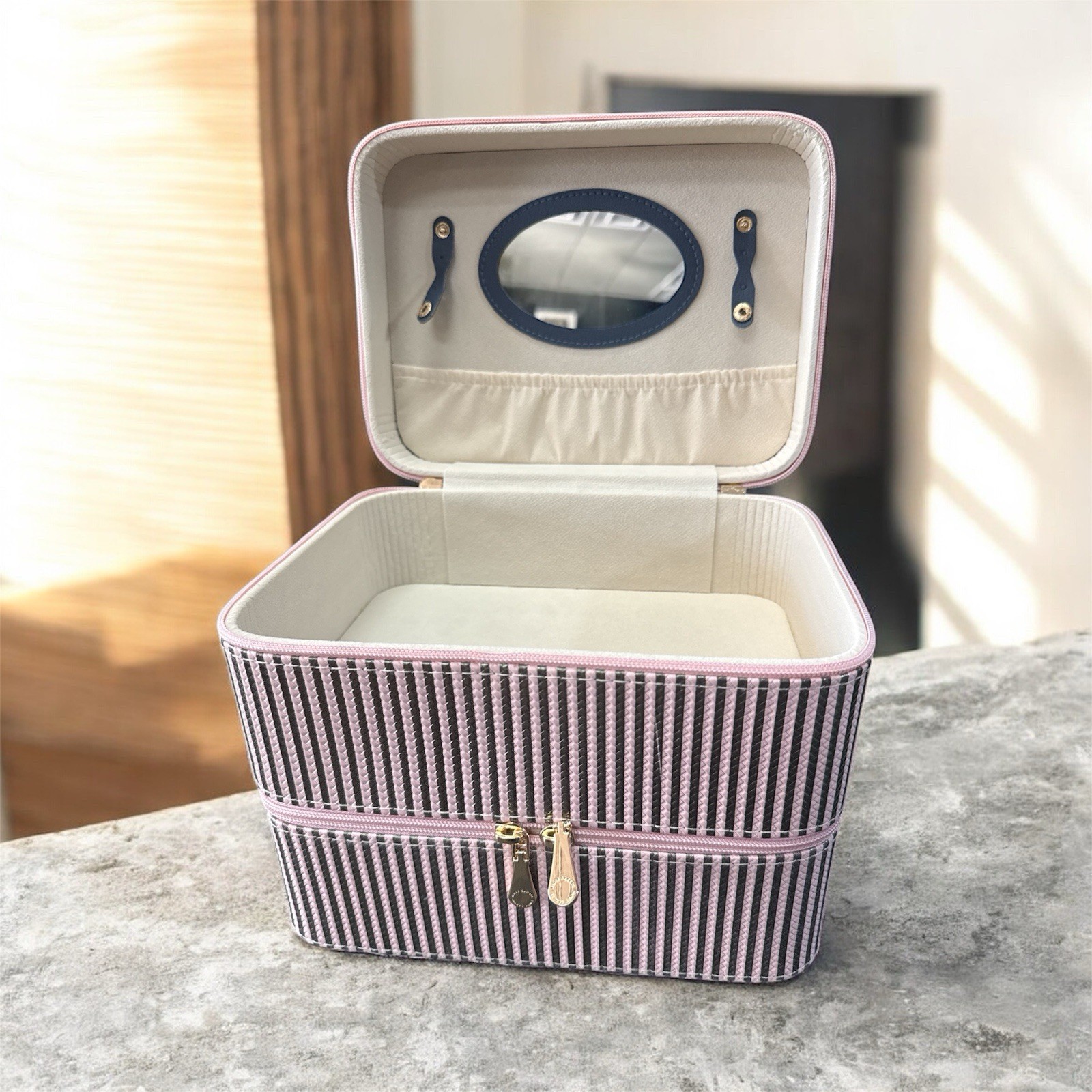 Vince Camuto Vanity Case Lavender Pink Large Functional Travel Makeup Bag Organi