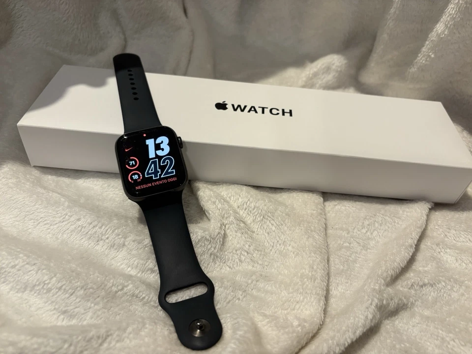 Apple Watch SE (1st generation), foto 1 di 5